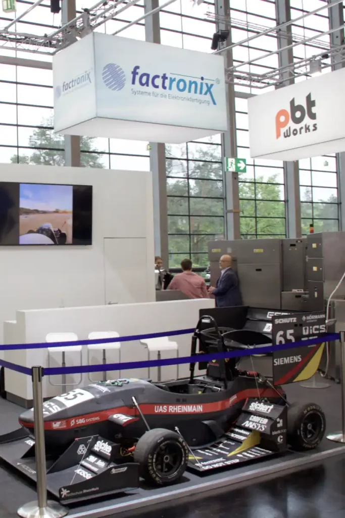 Formelwagen SPR21evo bei einer Ausstellung.
